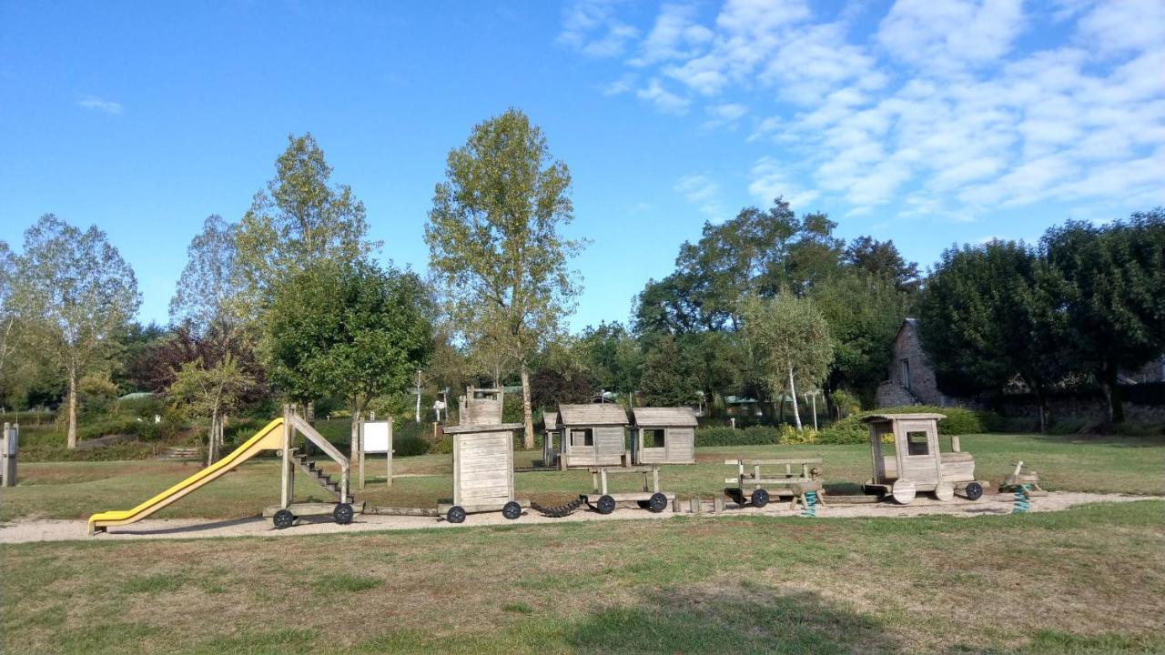 Camping Le Caussanel Hotel Canet-de-Salars Eksteriør billede